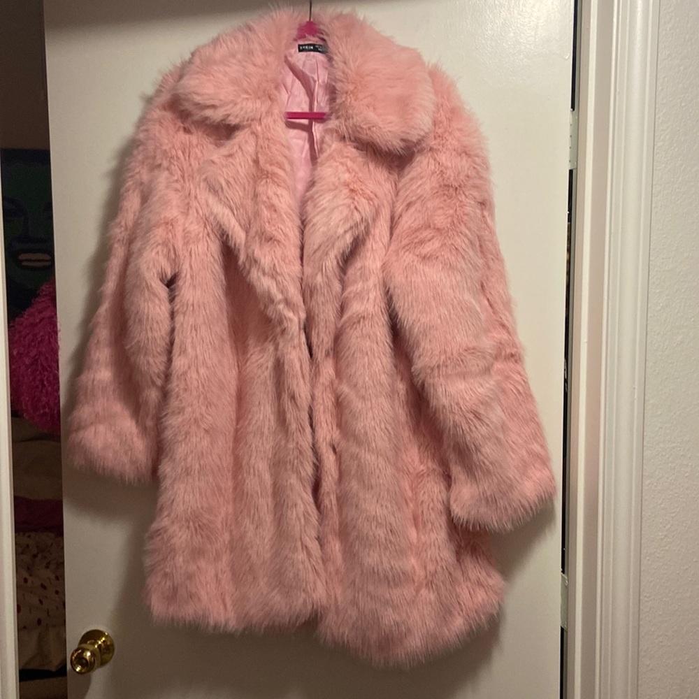 NWOT Shein pink faux fur coat 8/10